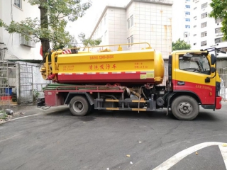 小車醫(yī)院清理化油池1